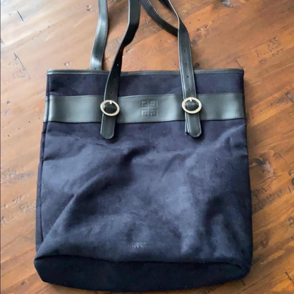Parfumerie giveaway rite back Givenchy. Great cond